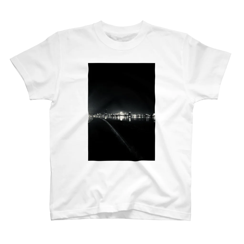 イロハスのShinji-Lake nights sightseeing  Regular Fit T-Shirt