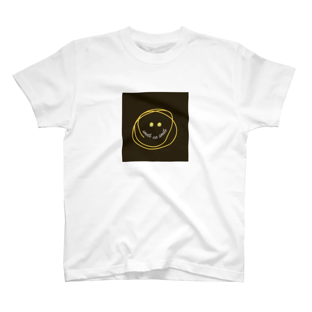 ★smile on smile shop★のsmile on smileステッカー スタンダードTシャツ