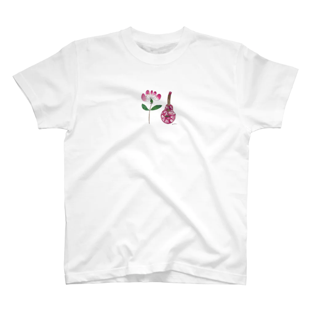 よしのSUZURI SHOPの花とウクレレ Regular Fit T-Shirt