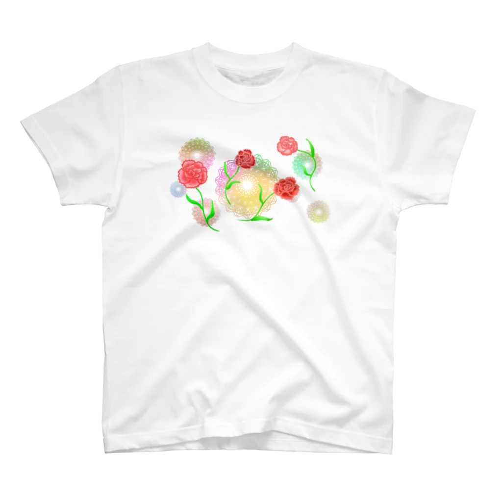 Lily bird（リリーバード）のレースとカーネーション Regular Fit T-Shirt