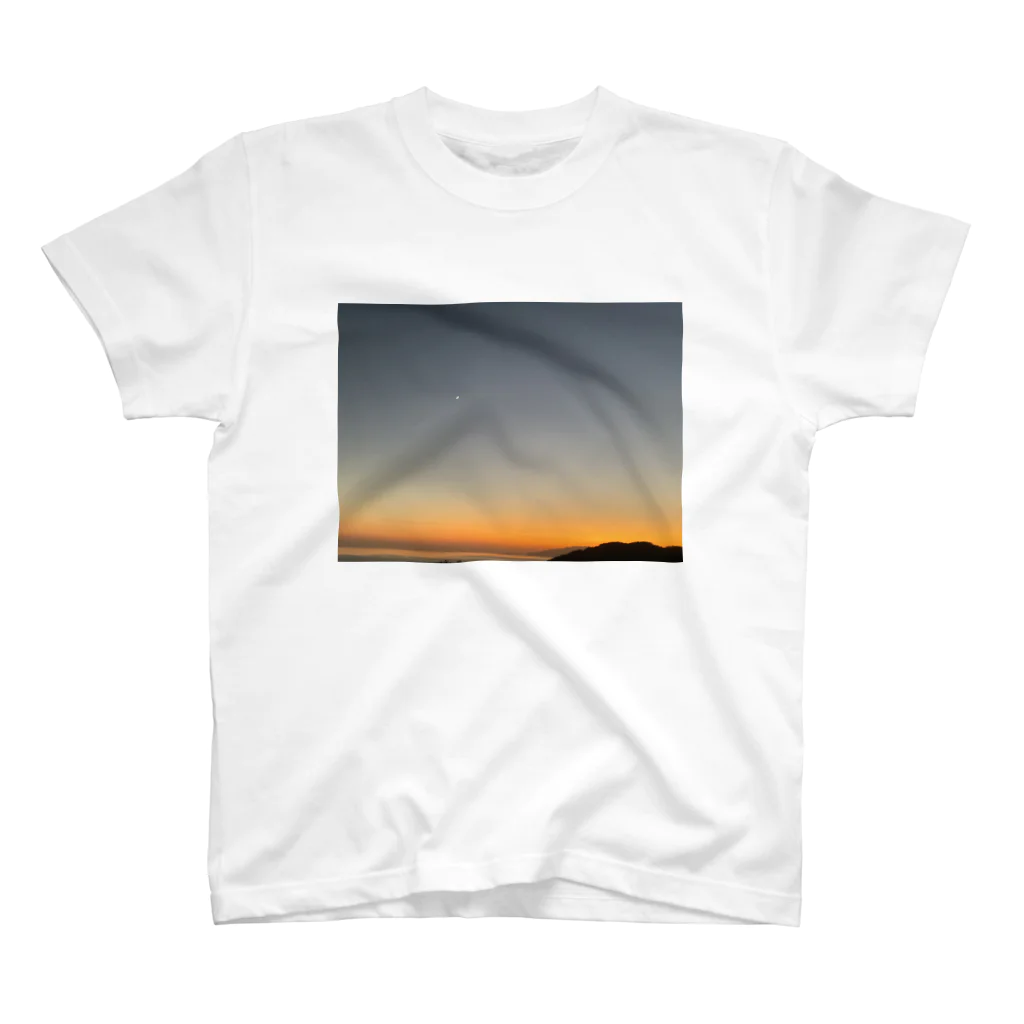 DaEの夕陽と月 スタンダードTシャツ