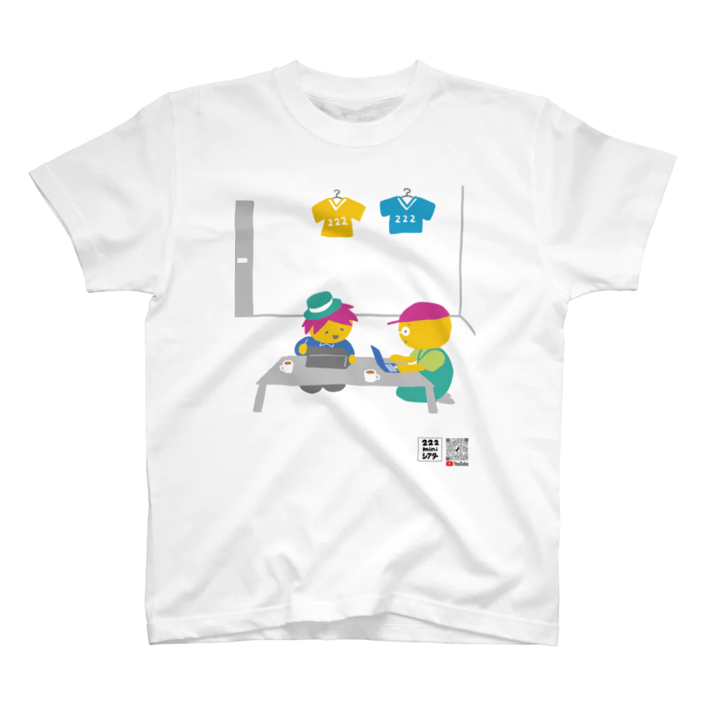 twotwotwo(クリエイターユニット）の1_にににminiシアター Regular Fit T-Shirt