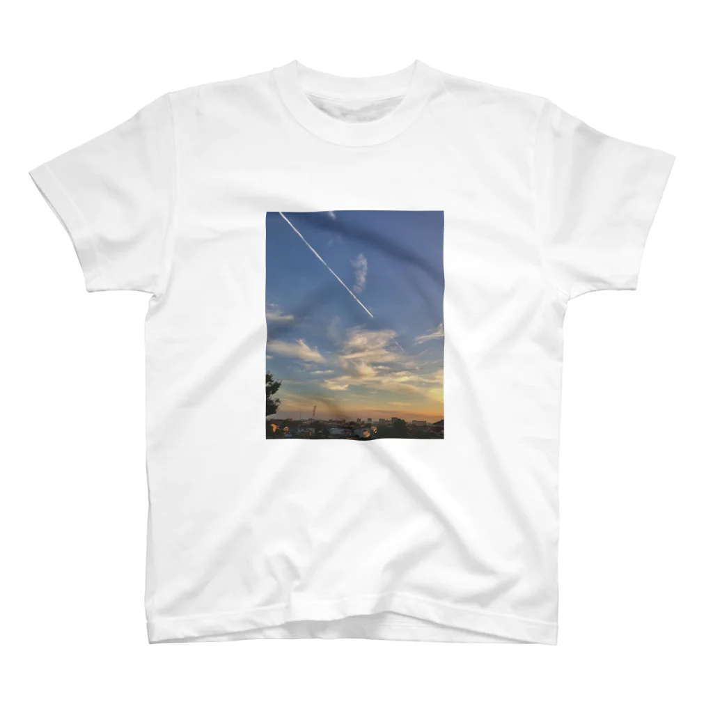pm11:38の飛行機雲 Regular Fit T-Shirt