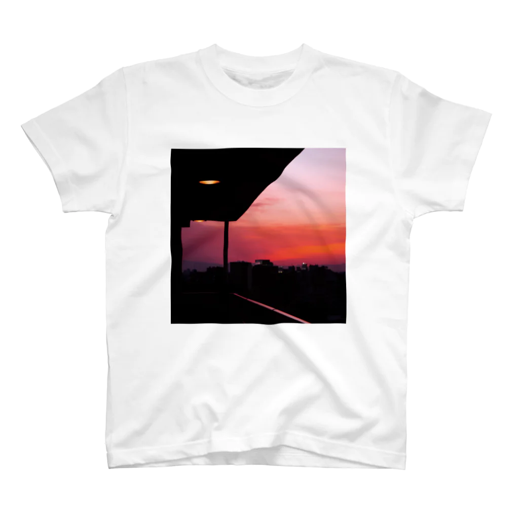 とりな屋の赤い夕焼け Regular Fit T-Shirt