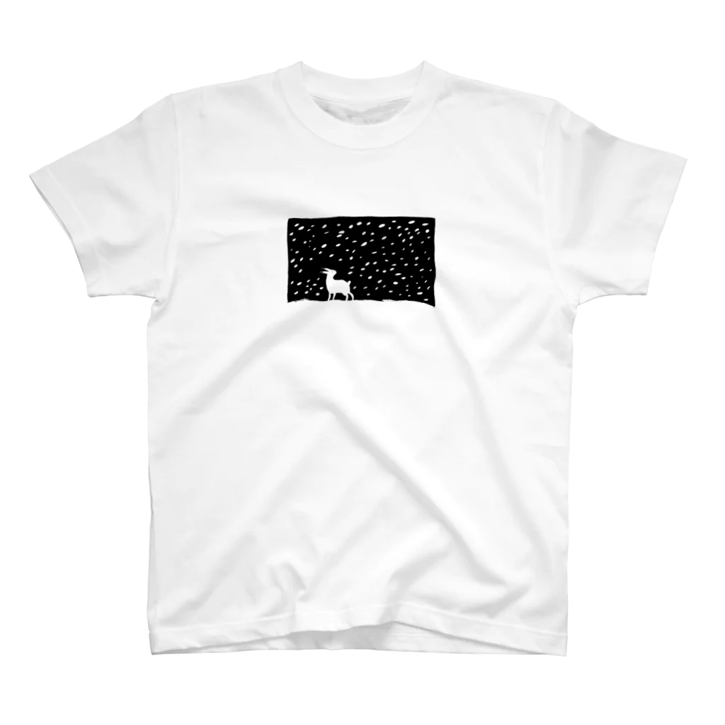 yawarakanezumiの北国のウサギ スタンダードTシャツ