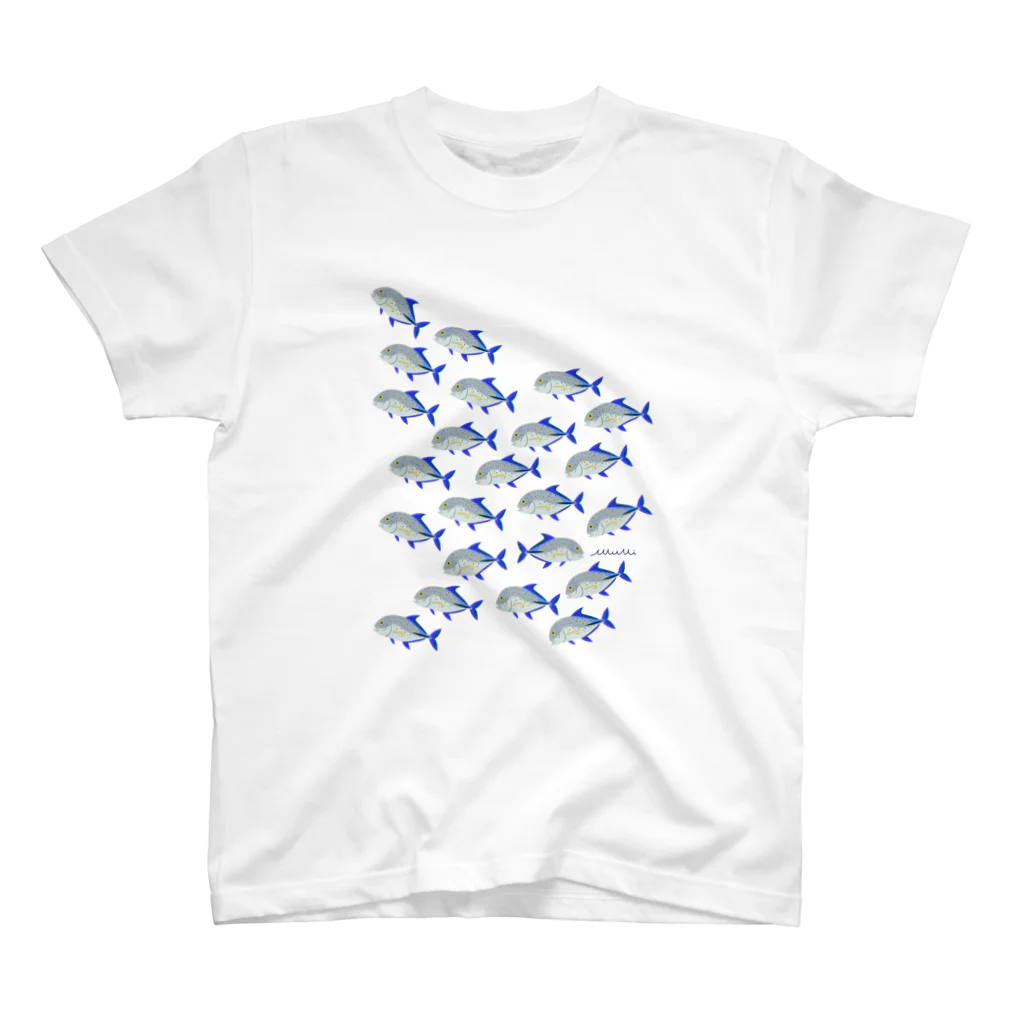 Astrio SUZURI店の魚の群れ カスミアジ Regular Fit T-Shirt