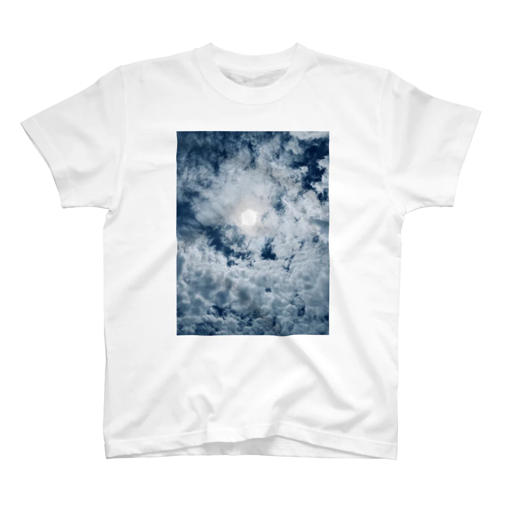 いつかの景色のBlue Moon Sky Regular Fit T-Shirt