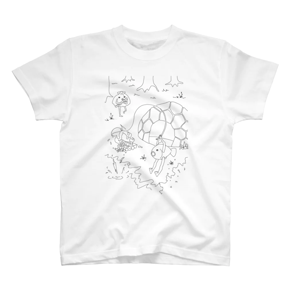 eagle_camp_の魚人間　キャンプで釣りする スタンダードTシャツ