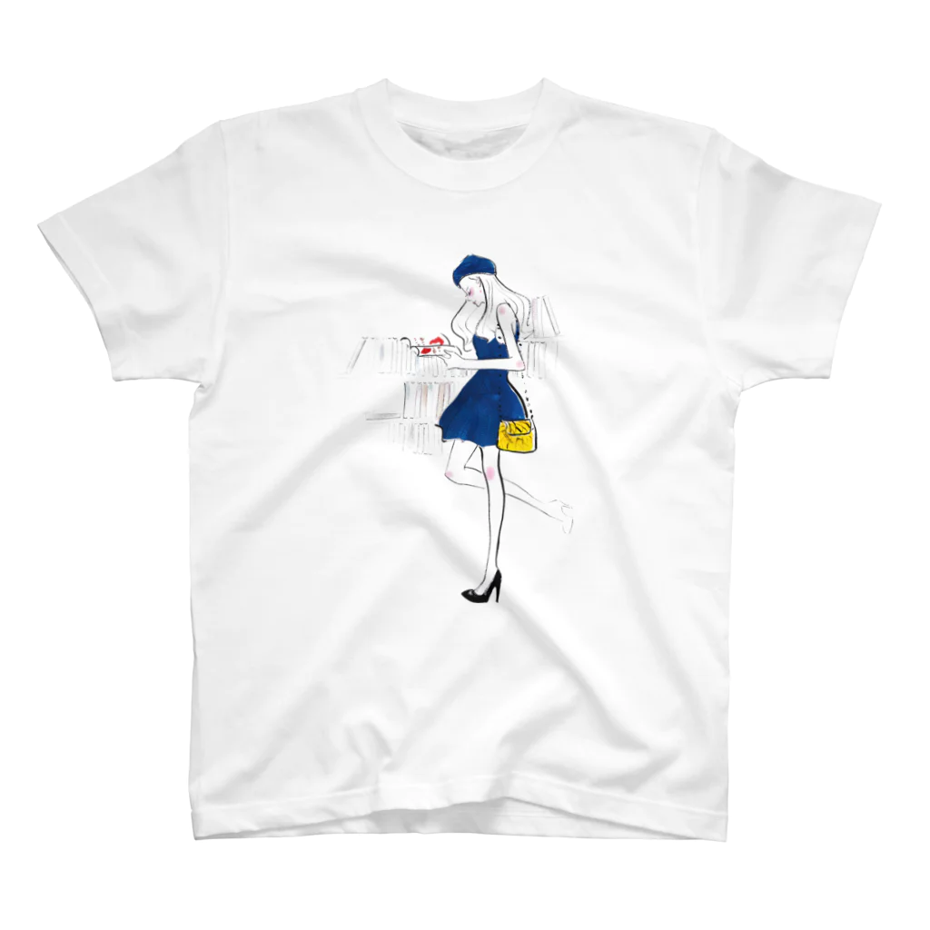 Jojo Yan | A Fashion Illustratorのこの本が好き Regular Fit T-Shirt