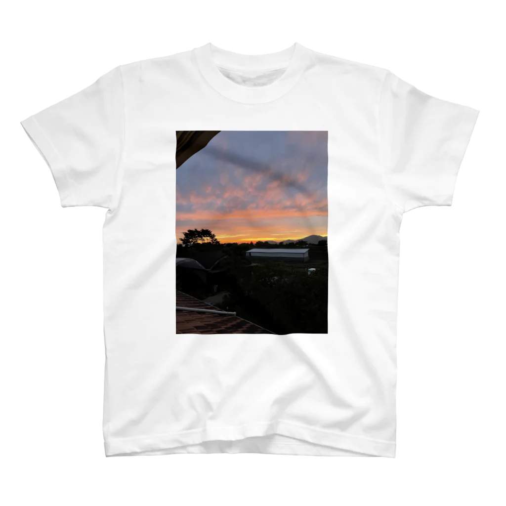 林田永遠の夕日輝く青空 Regular Fit T-Shirt