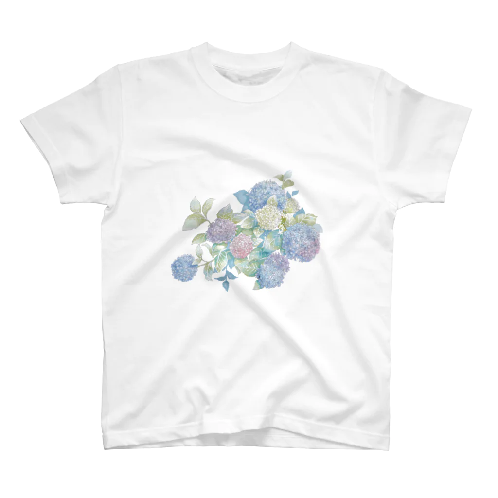 Joy. Ree Illustration SUZURI Shop のHydrangea (紫陽花の季節） Regular Fit T-Shirt