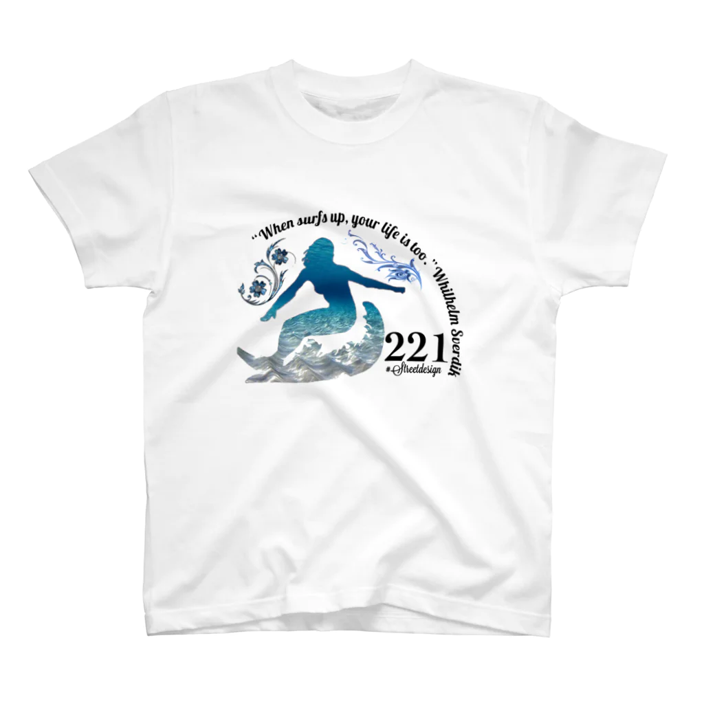 221のサーフガール Regular Fit T-Shirt