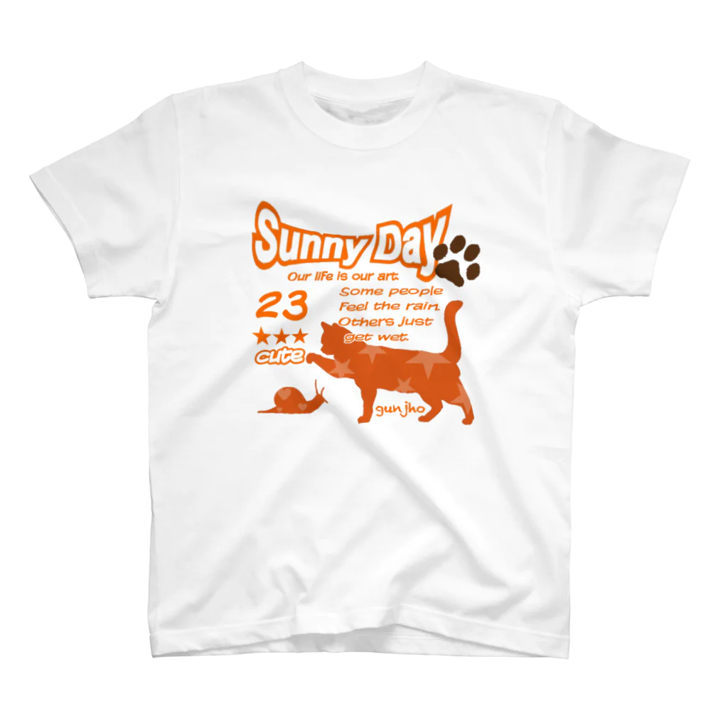 gunjho'sgalleryのネコちゃんとカタツムリ スタンダードTシャツ