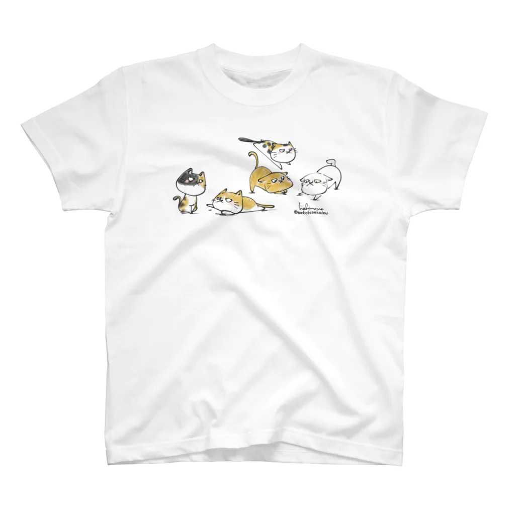 猫とネコ犬の猫会議 Regular Fit T-Shirt