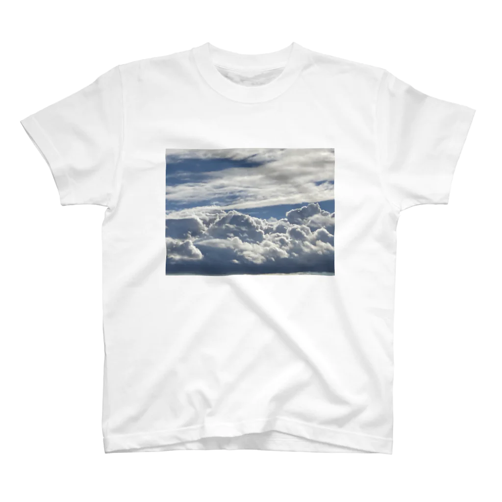 天使のいる街の雨が止んだ秋の空 スタンダードTシャツ