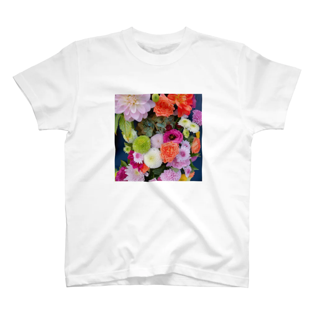 🐋最果てのおりん🥀🦭のvivid flower Regular Fit T-Shirt