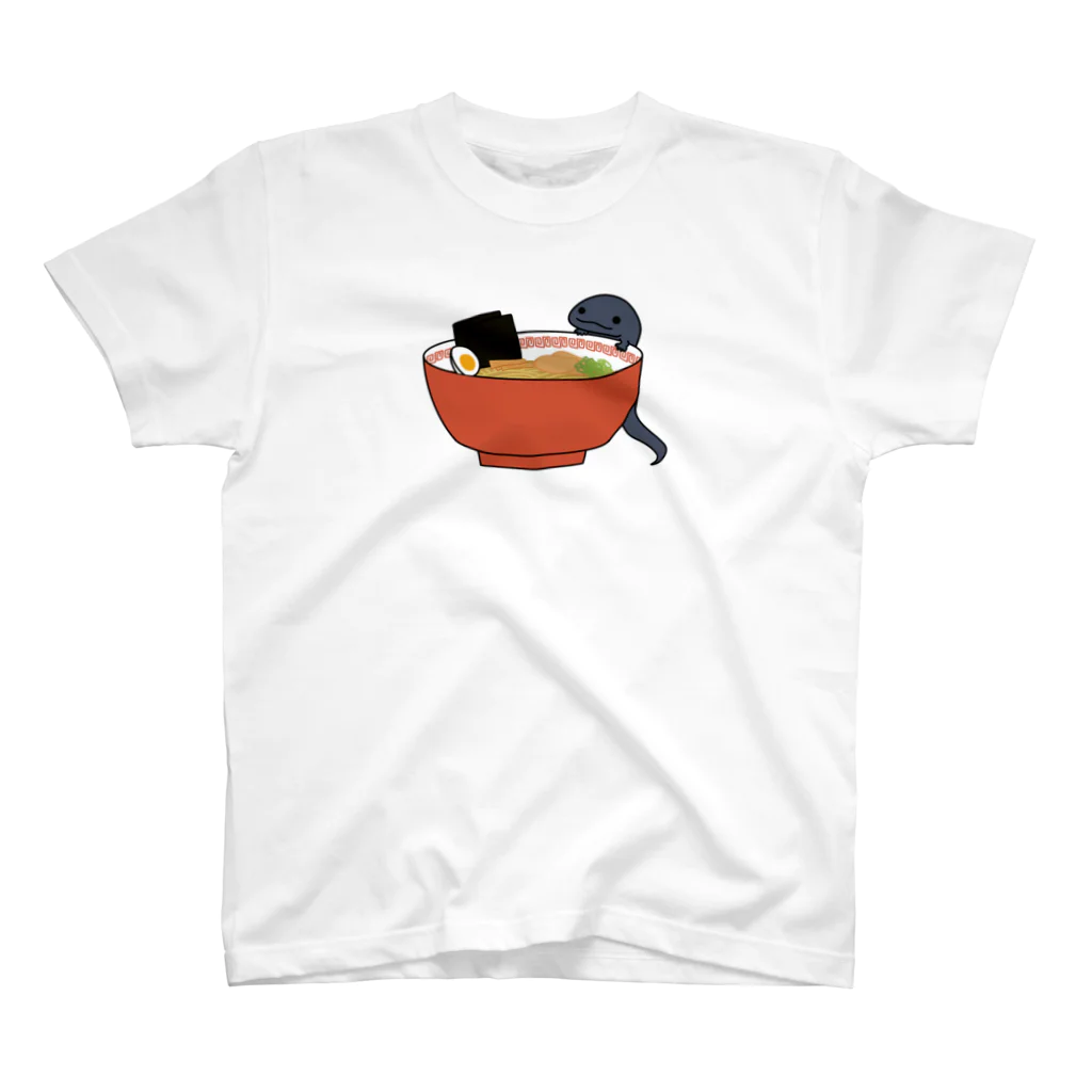 さとやまの民のラーメン屋で働くサンショウウオ スタンダードTシャツ