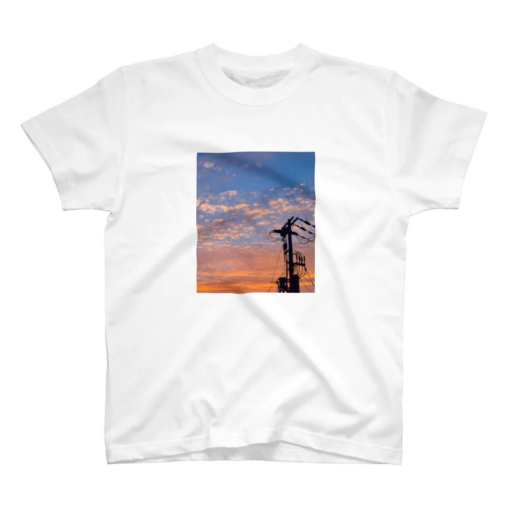 クロウサギ王の清水の夕暮れ Regular Fit T-Shirt