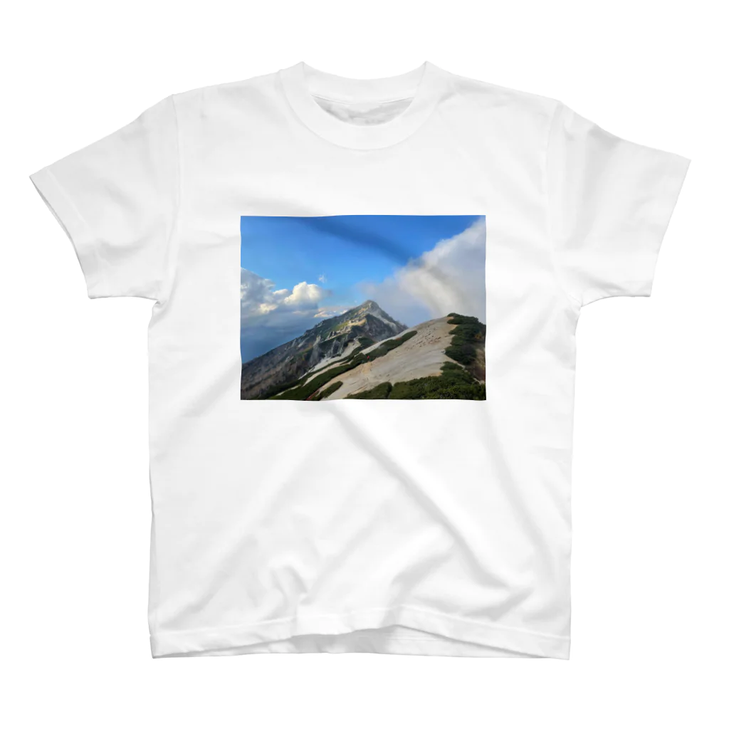 ∠続・やまいもとろろの燕岳の風景写真Tシャツ スタンダードTシャツ