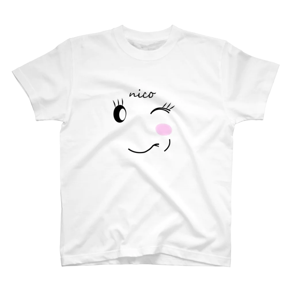 nicoのnico Regular Fit T-Shirt