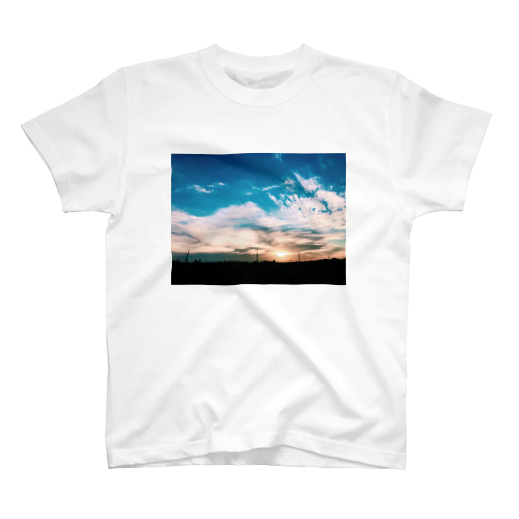 azul(アズゥ)の今日の空 スタンダードTシャツ