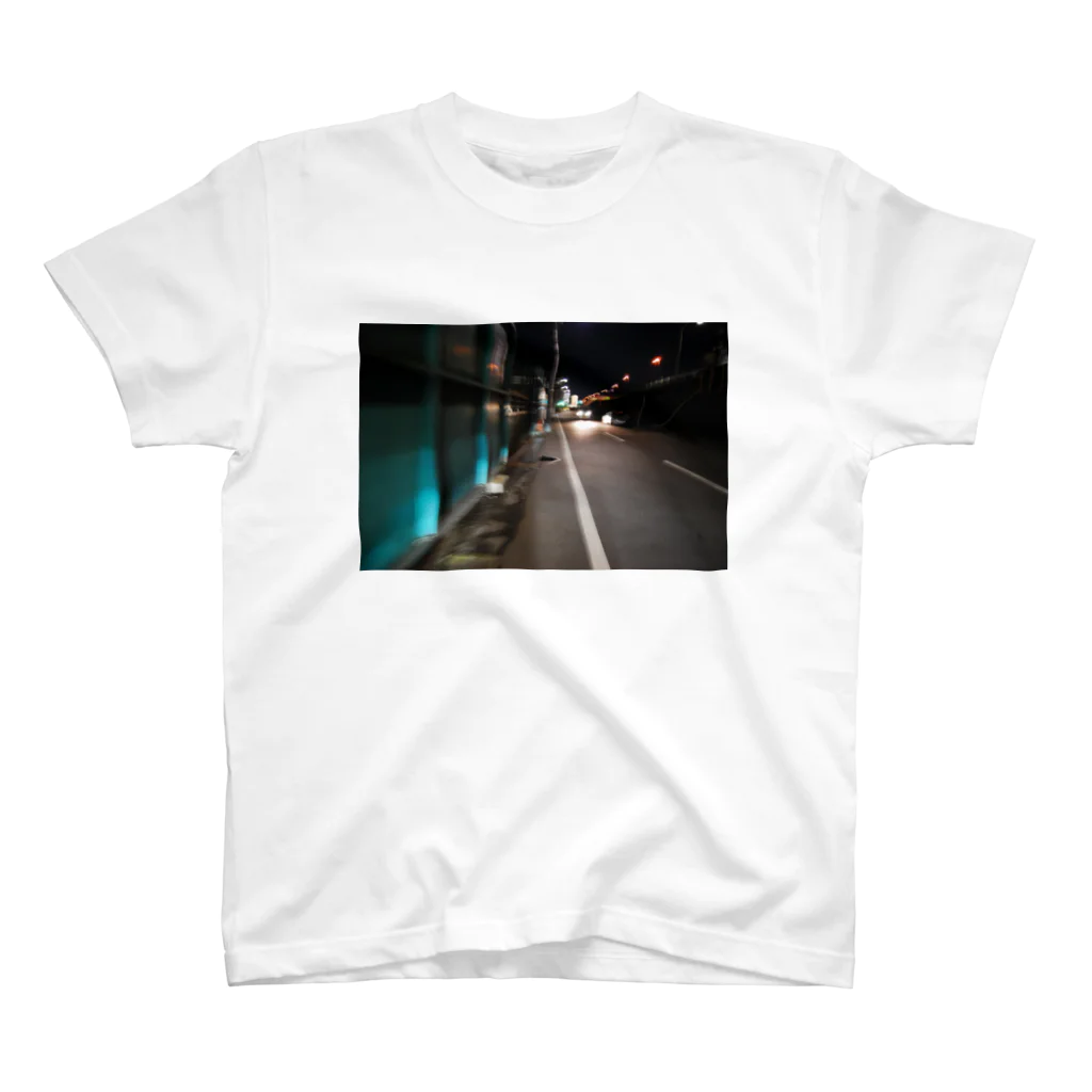 fantomestreetwearのSneaking at night スタンダードTシャツ