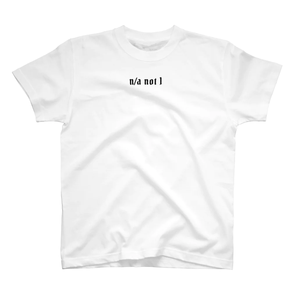 n/a not 1（ナノトーン）のn/a not 1 ロゴ Regular Fit T-Shirt