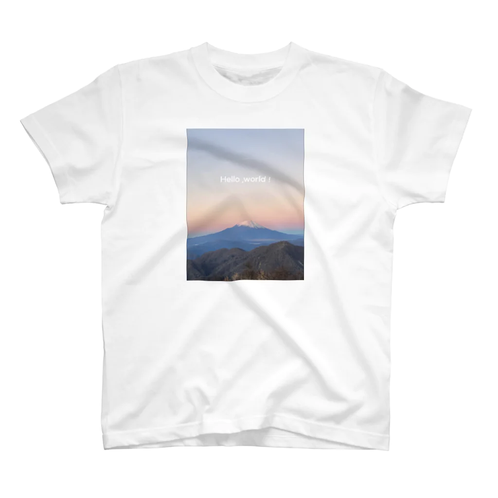 horror_nou13の淡い空の富士山 Regular Fit T-Shirt