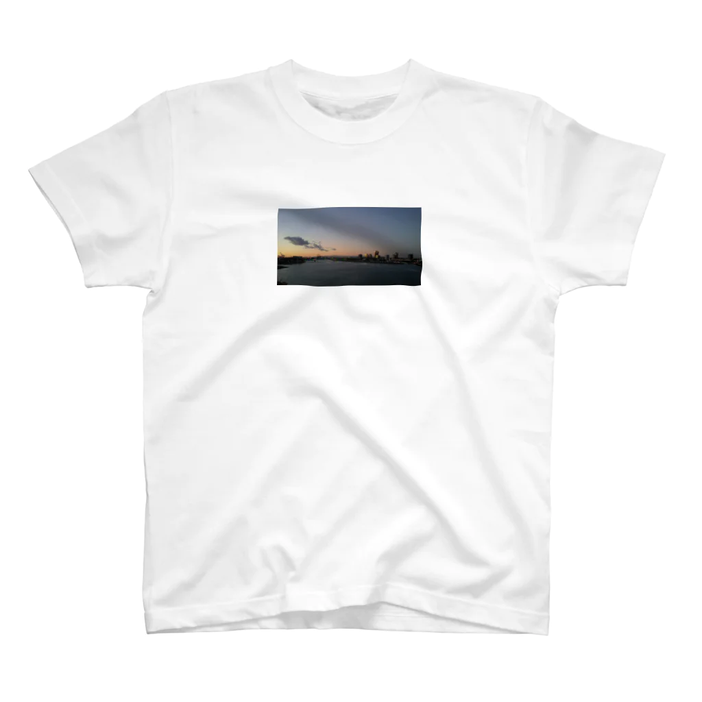 CalifornianのCalifornia 対岸からの景色 Regular Fit T-Shirt