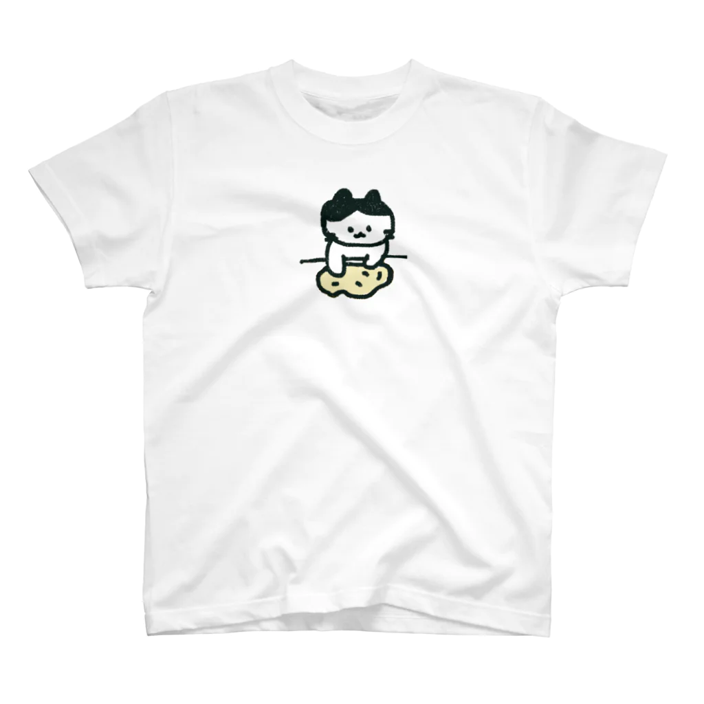 wuchan's shopのこねるねこ Regular Fit T-Shirt