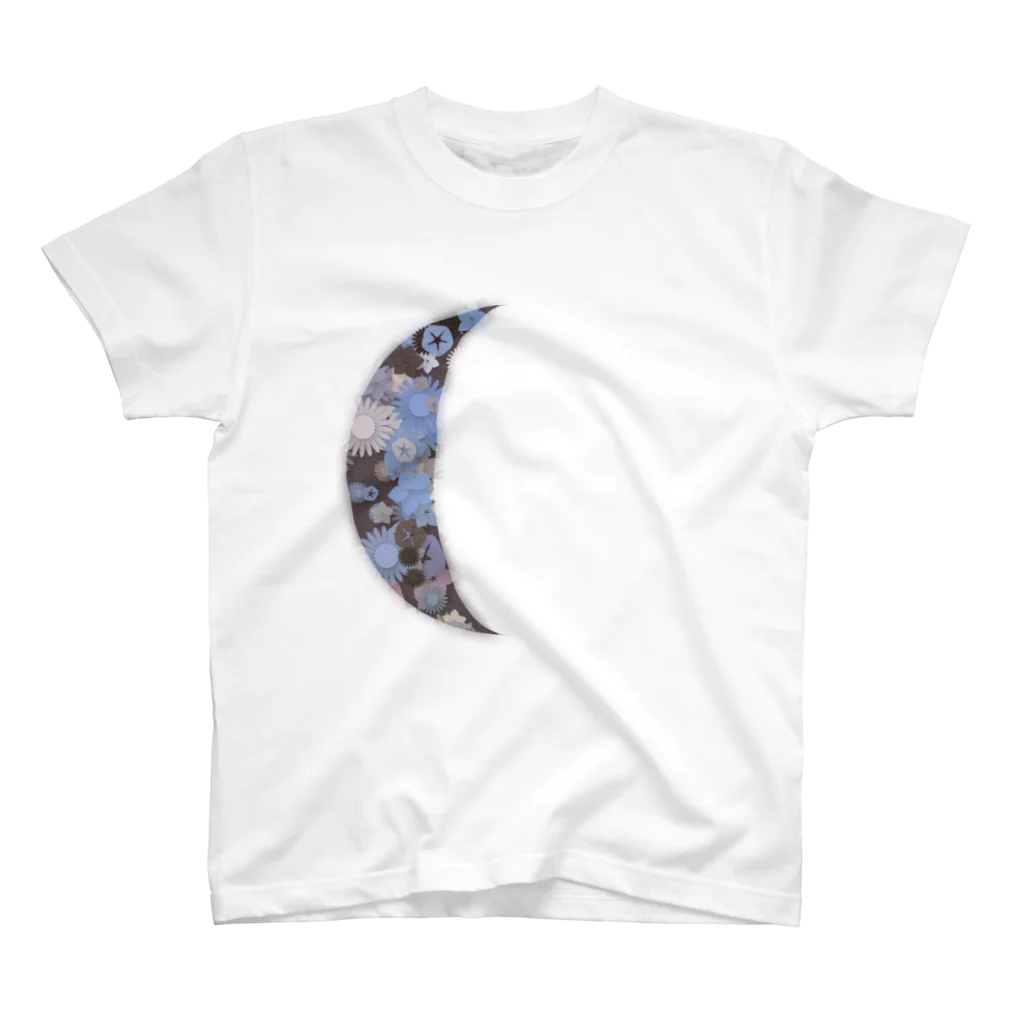 pianocurve DesignのMoon face designed with summer flowers No.26 Regular Fit T-Shirt