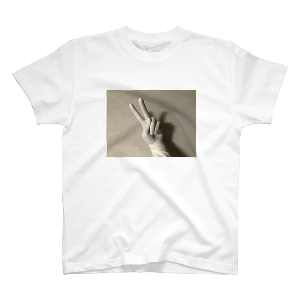 医療従事者向けの滅菌手袋ラブ&ピース Regular Fit T-Shirt