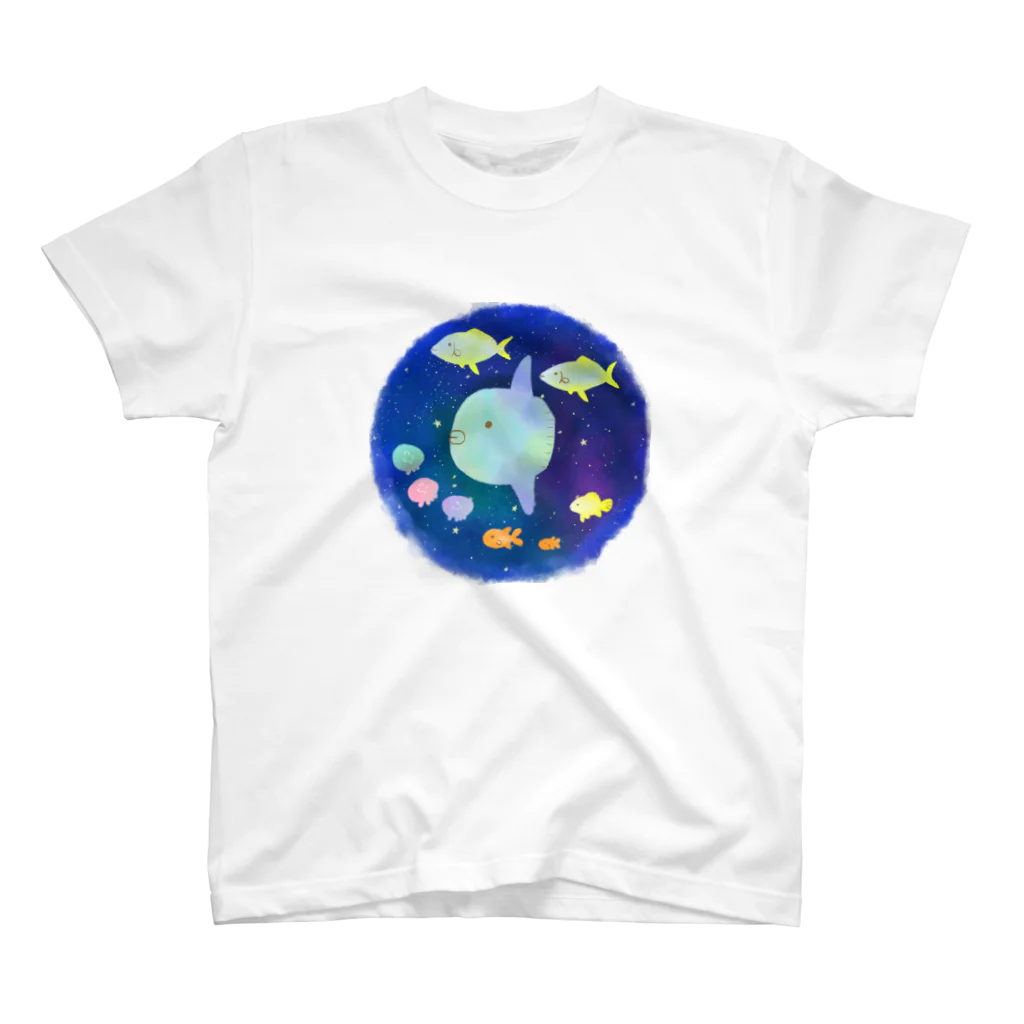 ぴおぴよマルシェの宇宙を泳ぐ スタンダードTシャツ