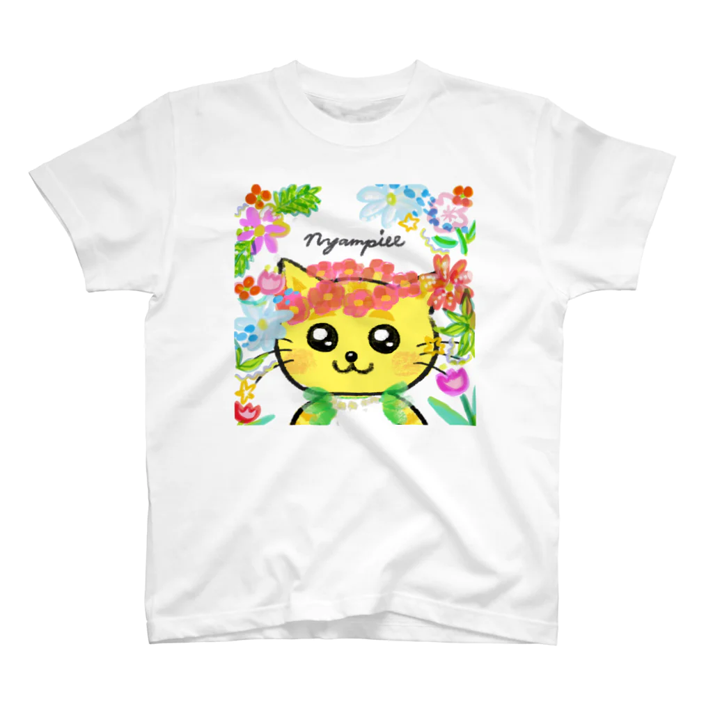 にゃんぴーのお花のうるにゃん（アップ） Regular Fit T-Shirt