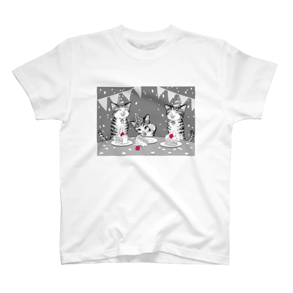 nya-mew（ニャーミュー）のぼくらのたんじょうび スタンダードTシャツ