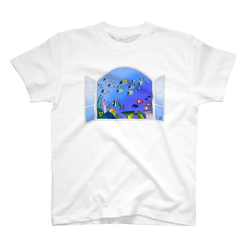 栗坊屋のパウダーブルーが泳ぐ海 Regular Fit T-Shirt
