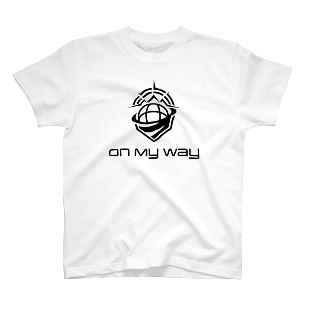 On My Way_JAPAN Official StoreのモノクロロゴTシャツ　ホワイト（片面） Regular Fit T-Shirt