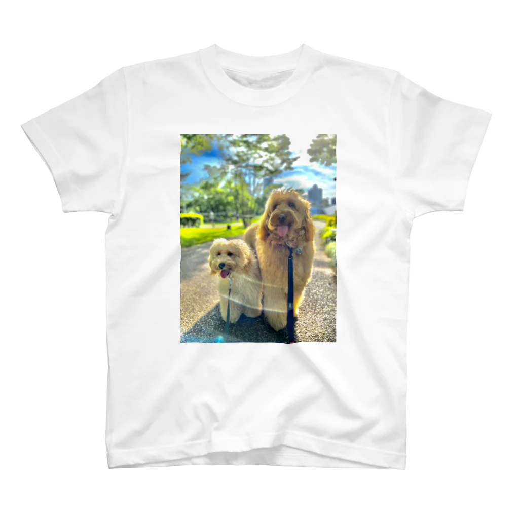 yoshie suganoのお散歩レイマグ🐾 Regular Fit T-Shirt