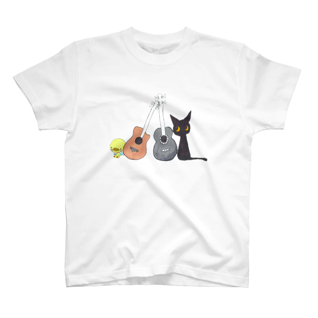 tsubasamoonの天使のひよこちゃんと黒猫ムーン アコースティック Regular Fit T-Shirt