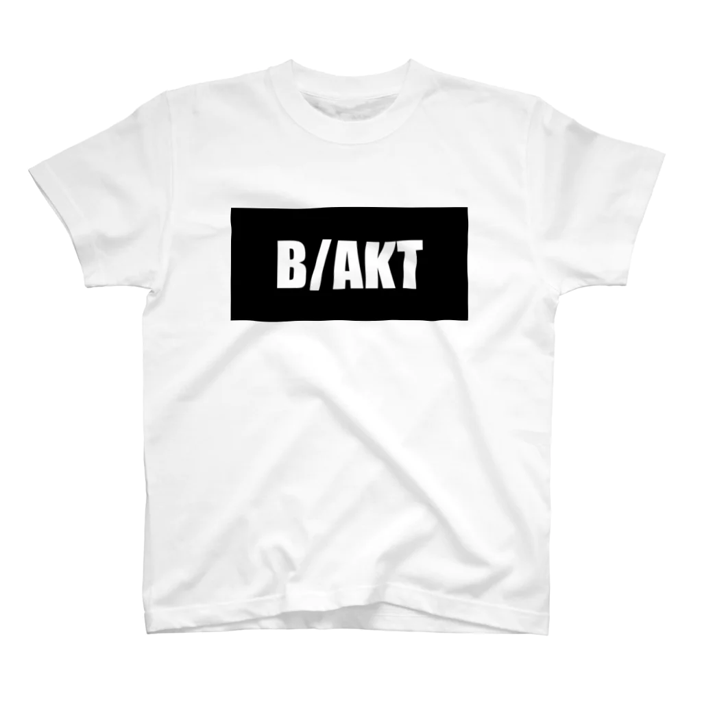 B/AKTのB/AKT　白文字黒背景ロゴ Regular Fit T-Shirt