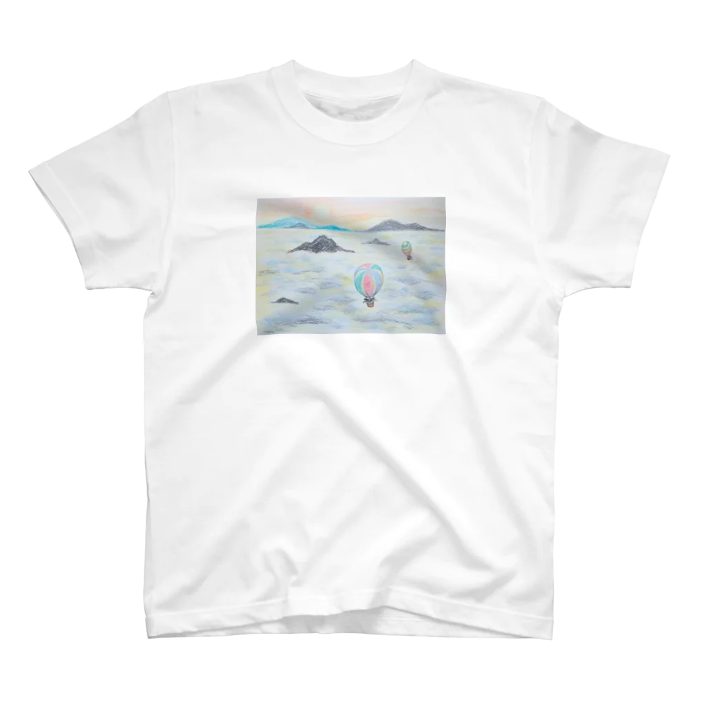 しまりす工房のふわふわの雲海「ミーコの世界探索」 スタンダードTシャツ