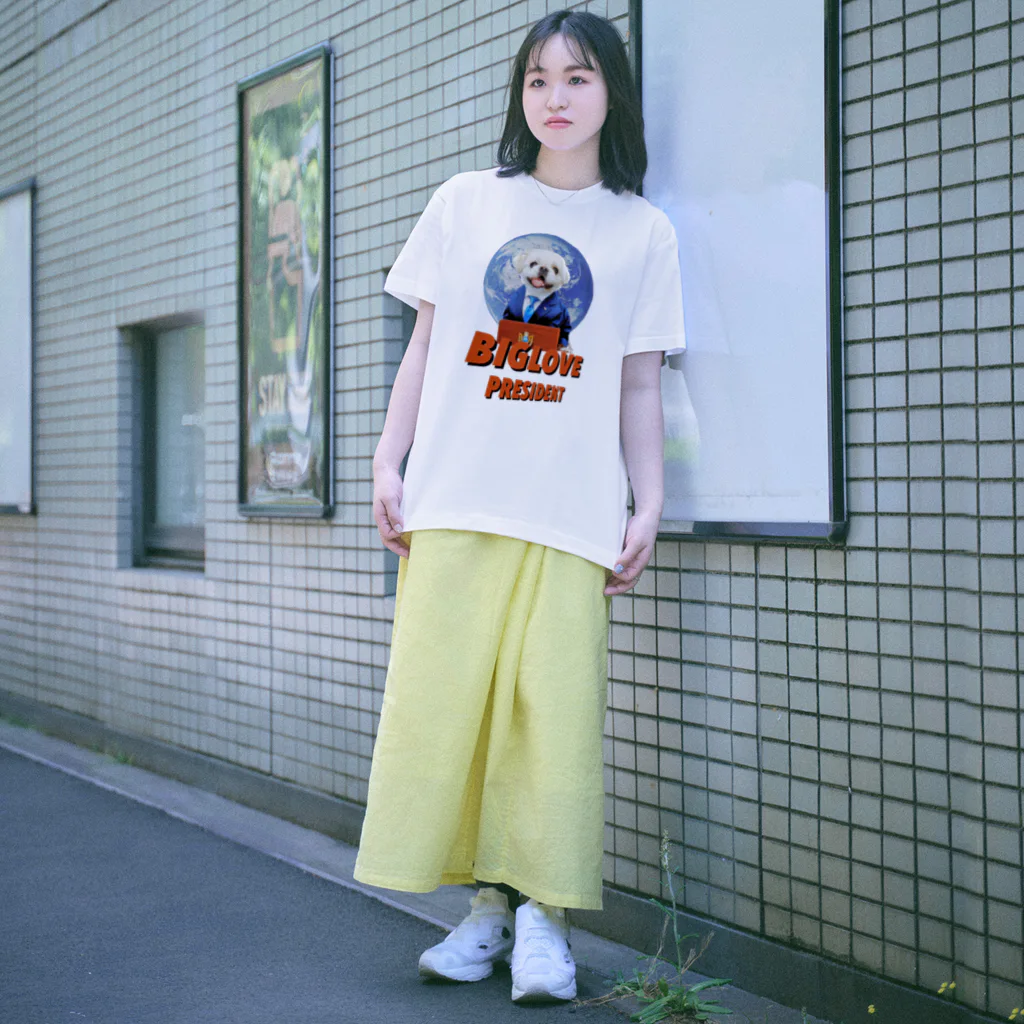 𝐿𝑂𝑉𝐸𝑌𝑂𝑈の戦争は終わりだ Regular Fit T-Shirt