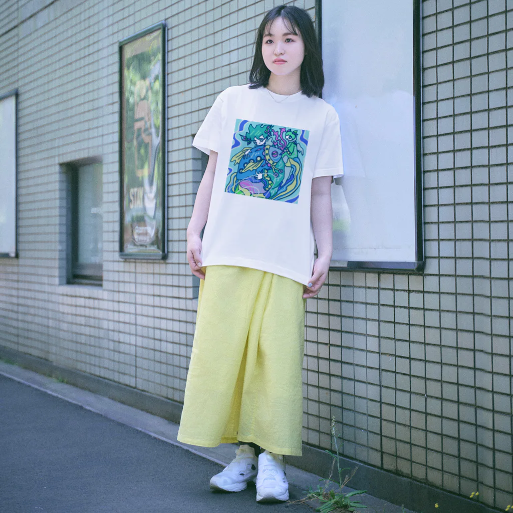 金澤シュウの魚ではない（ややパステル調） Regular Fit T-Shirt