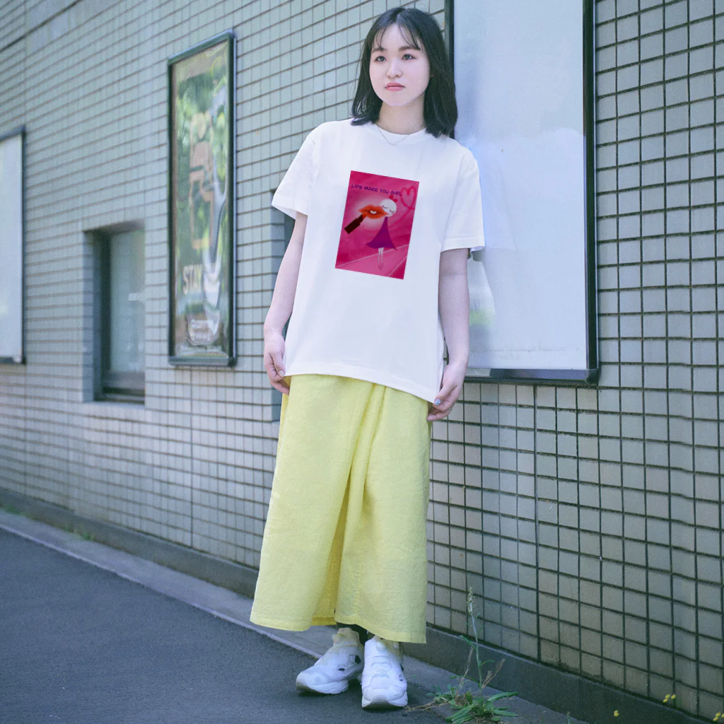 roiceのリップガール（ピンク） Regular Fit T-Shirt