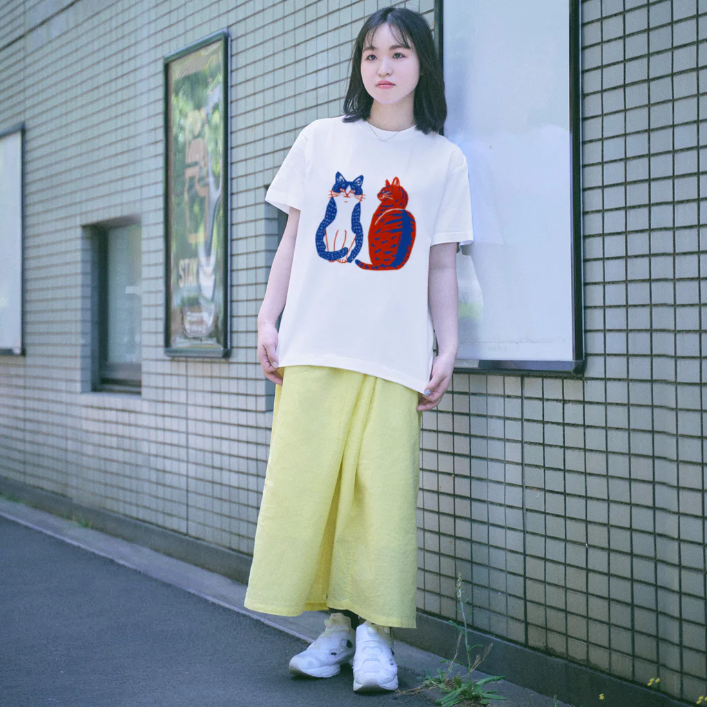 喫茶こぐまやのハチワレさんとキジトラさん Regular Fit T-Shirt