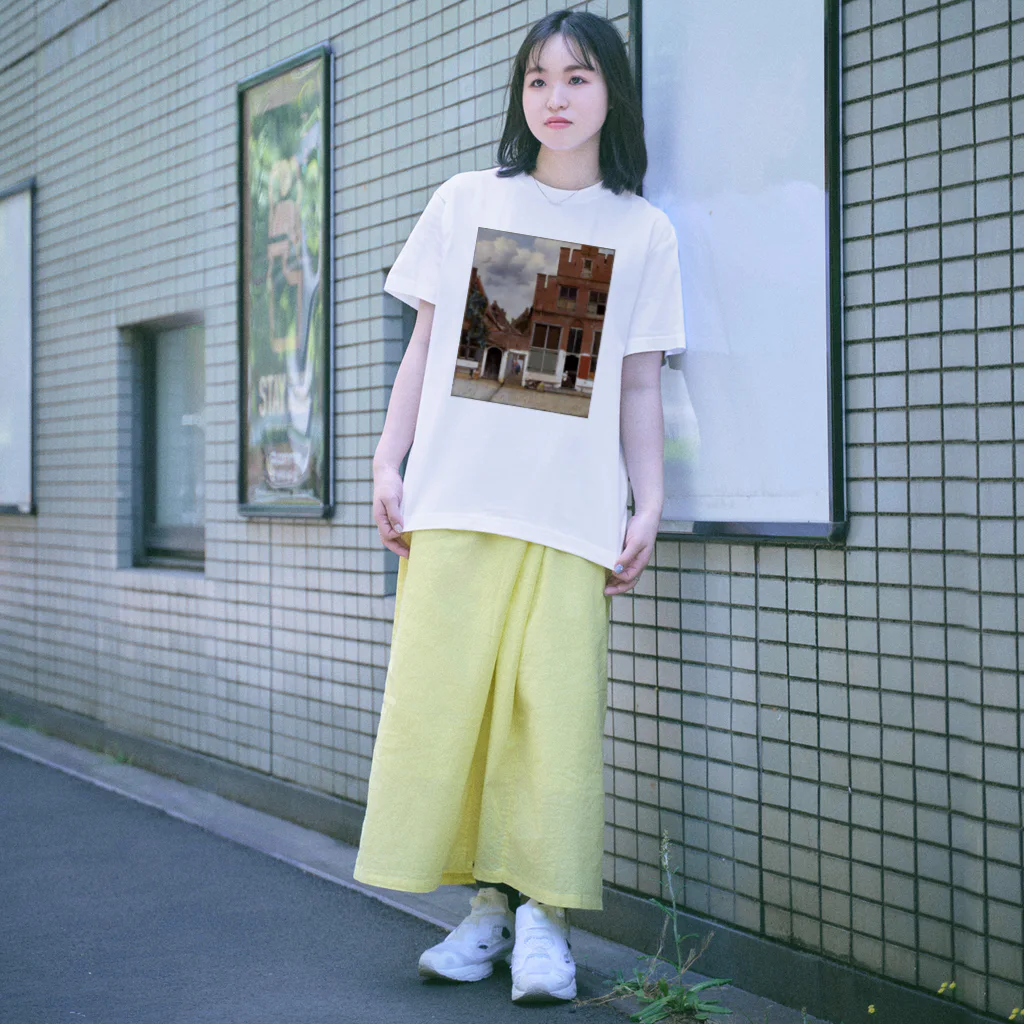 public domainのデルフトの小道 / ヨハネス・フェルメール Regular Fit T-Shirt
