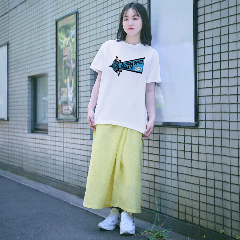 FlowerDemoNIIGATAのロゴ ブルー Regular Fit T-Shirt