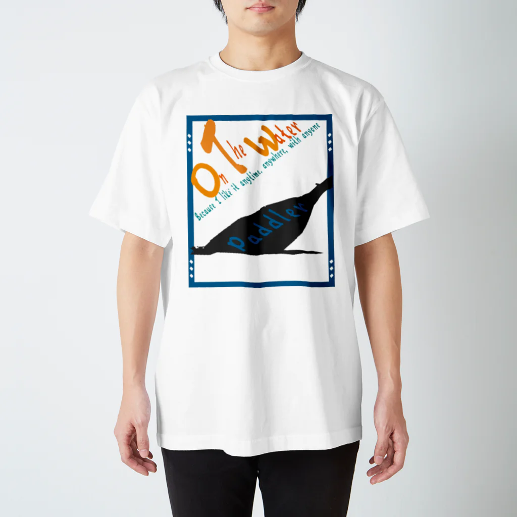 CK & outdoorマガジン店のオンザウォーター１カラー版 スタンダードTシャツ