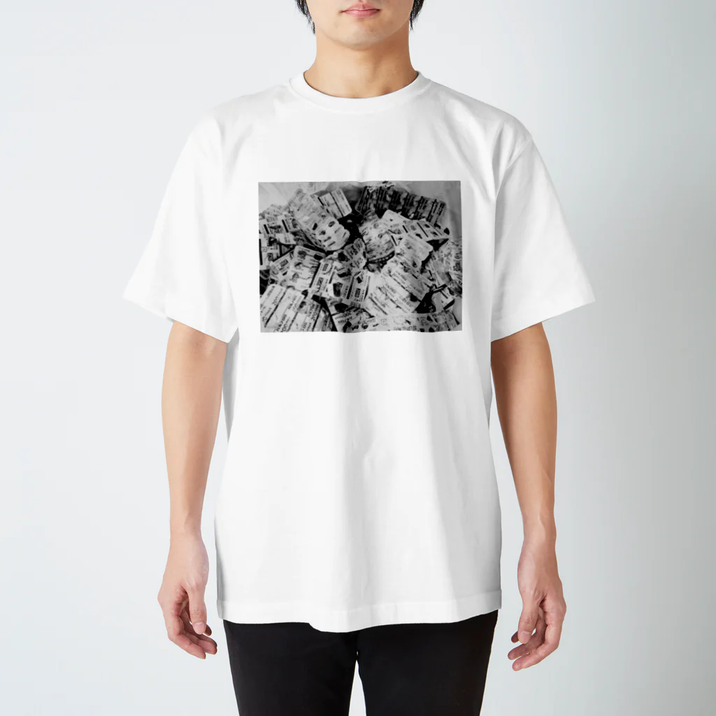 sisuのメンヘラお薬残骸写真 Regular Fit T-Shirt