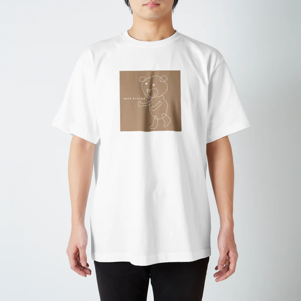 charlolのwalk around ベージュ Regular Fit T-Shirt